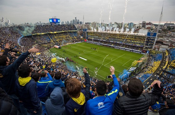 TO  BUDE NCO! Na stadionu Boky Juniors se hraje první zápas finále Poháru...