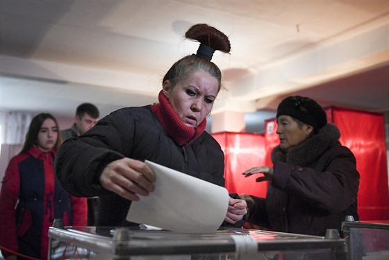 Prorutí separatisté poádali volby na východ Ukrajiny, její ást ovládají s...