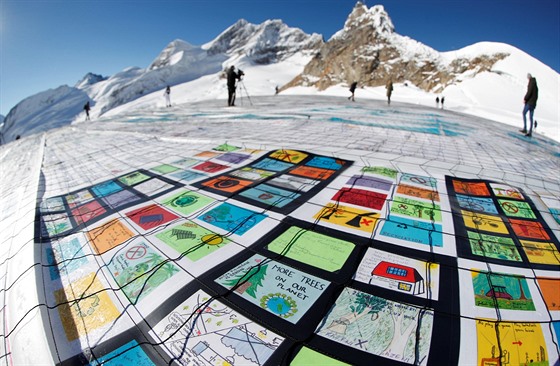 Obí pohlednice ve výcarských Alpách má poukázat na zmny klimatu a mizející...