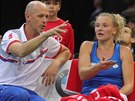 Kateina Siniaková emotivn rozebírá své utkání ve finále Fed Cupu s kapitán...