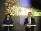 Ministi Richard Brabec a Jana Maláová na tiskové konferenci po stedením...