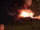 Prat hasii zasahuj ve Vysoanech, kde zaalo 9. listopadu 2018 veer hoet...
