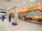 Do Obchodn�ho domu se po rekonstrukci budovy vr�til supermarket Billa (2018)