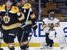 Branká Malcolm Subban z Vegas je pekonaný, hrái Bostonu oslavili trefu...