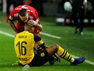 Franck Ribery z Bayernu Mnichov vlepil bhem duelu s Borussií Dortmund polibek...