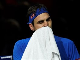 Roger Federer ve svm prvnm utkn na Turnaji mistr 2018.