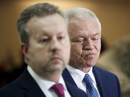Richard Brabec (vlevo) a Jaroslav Faltnek pi tiskov konferenci v Poslaneck...