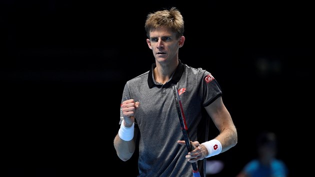 Kevin Anderson se raduje po vhe nad Dominikem Thiemem na Turnaji mistr.