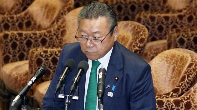 Ministr pro Olympijsk hry 2020 a kyberbezpenost Joitaka Sakurada pi stedenm jednn japonskho parlamentu, kdy odpovdal na otzky opozice