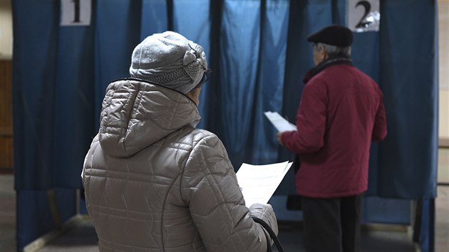 Prorut separatist podali volby na vchod Ukrajiny, jej st ovldaj s podporou Moskvy. (11. listopadu 2018)