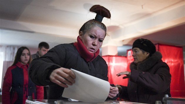 Prorut separatist podali volby na vchod Ukrajiny, jej st ovldaj s podporou Moskvy. (11. listopadu 2018)