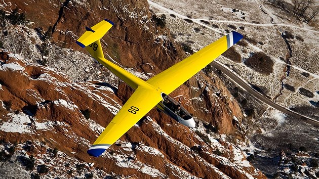 Cvin kluzk TG-10B Merlin (L-23 Super Blank) slouil v USAFA (United States Air Force Academy).