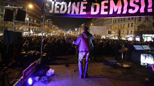 Demonstrace za demisi premiéra Andreje Babiše na Václavském náměstí v Praze. (15. listopadu 2018)