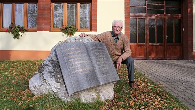 Zemdlec, politick vze, traktorista a spisovatel Miloslav Rika