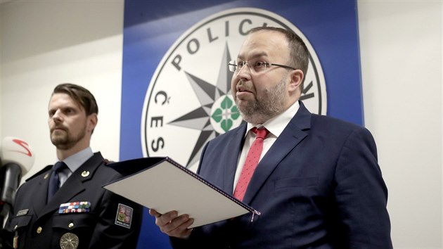 Městský státní zástupce Martin Erazím hovoří na tiskové konferenci Policie ČR k posunu v kauze Čapí hnízdo (16. listopadu 2018)