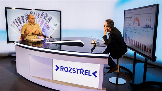 Expert na dluhovou problematiku Daniel Hle v diskusnm poadu Rozstel. (14. listopadu 2018)