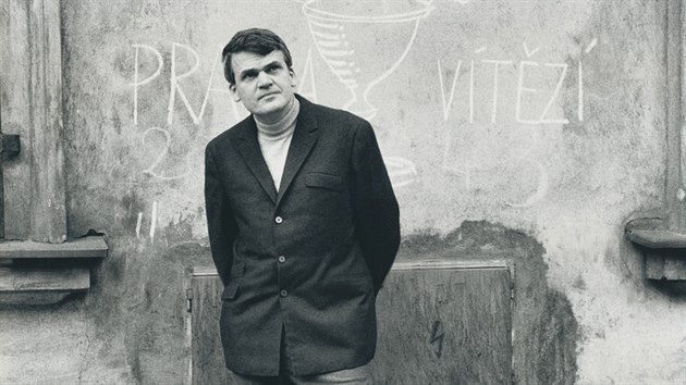 Gisèle Freund, Milan Kundera na 5. Sjezdu českých spisovatelů v Praze, 1967