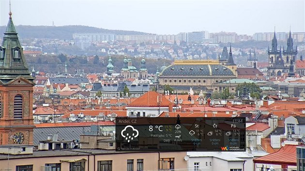 Záběr z kamery na střeše Anděl Media Centra na Národní divadlo