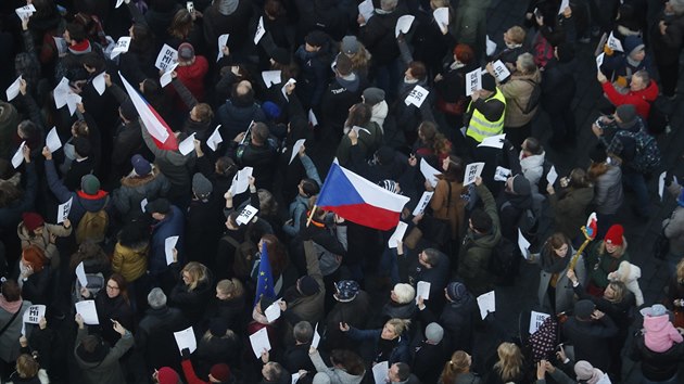 Protest proti Andreji Babiovi na Staromstskm nmst.