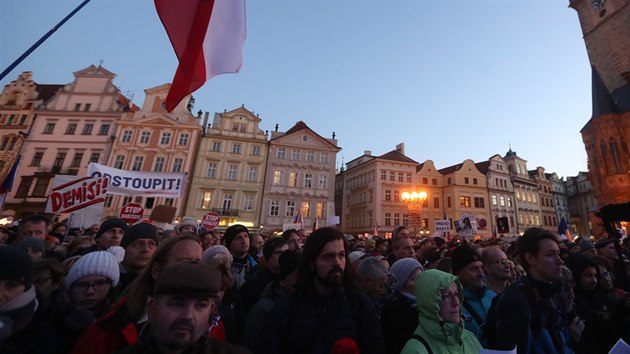Protest proti premiru Andreji Babiovi na Staromstskm nmst v Praze.
