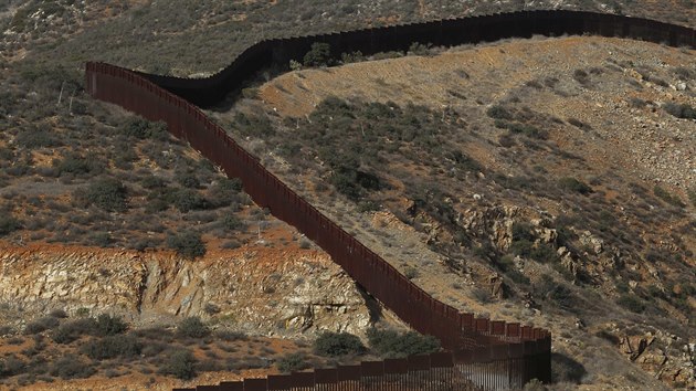 Ze na americko-mexick hranici u Tijuany (15. listopadu 2018)