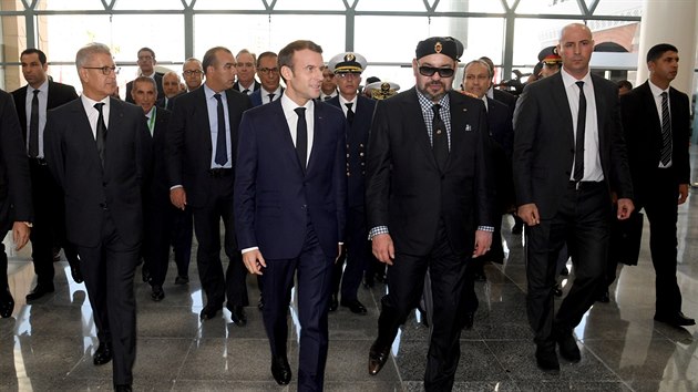 Francouzsk prezident Emmanuel Macron s marockm krlem Muhammadem IV bhem slavnostnho oteven vysokorychlostn eleznice v Maroku.