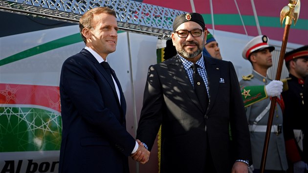 Francouzsk prezident Emmanuel Macron s marockm krlem Muhammadem IV bhem slavnostnho oteven vysokorychlostn eleznice v Maroku.