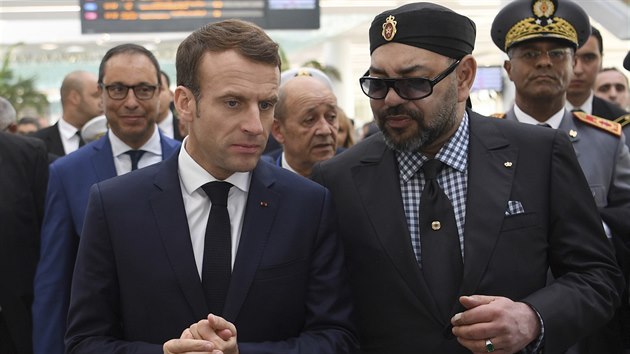 Francouzsk prezident Emmanuel Macron s marockm krlem Muhammadem IV bhem slavnostnho oteven vysokorychlostn eleznice v Maroku.