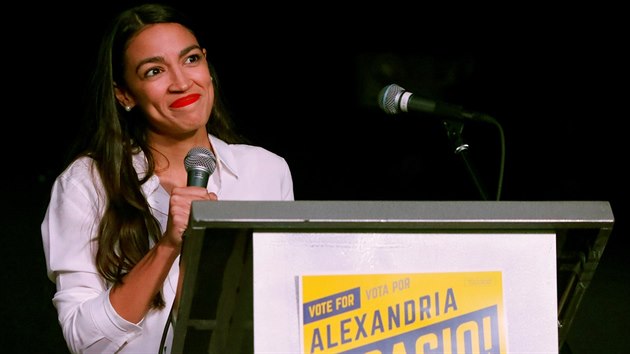 Nejmladší ženou v dějinách, která byla zvolena do Sněmovny reprezentantů, se stala teprve 29letá demokratka Alexandria Ocasiová-Cortezová. (6. listopadu 2018)