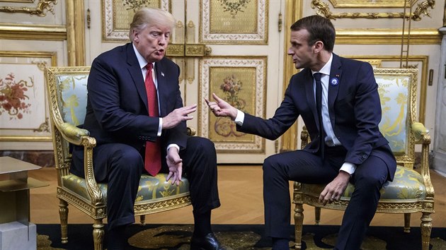 Francouzsk prezident Emmanuel Macron v Elysejskm palci v Pai pijal prezidenta USA Donalda Trumpa pi pleitosti stho vro konce prvn svtov vlky. (10. listopadu 2018)