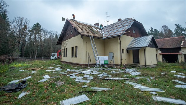 Zaala rekonstrukce hjovny U Dvou rak v hradeckch lesch (13. 11. 2018).