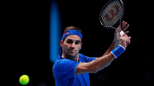vcarsk tenista Roger Federer v zpase s Kevinem Andersonem z JAR. Reuters/Andrew Couldridge