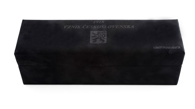 Krabička k vojenskému noži Uton s výročním nápisem a znakem.