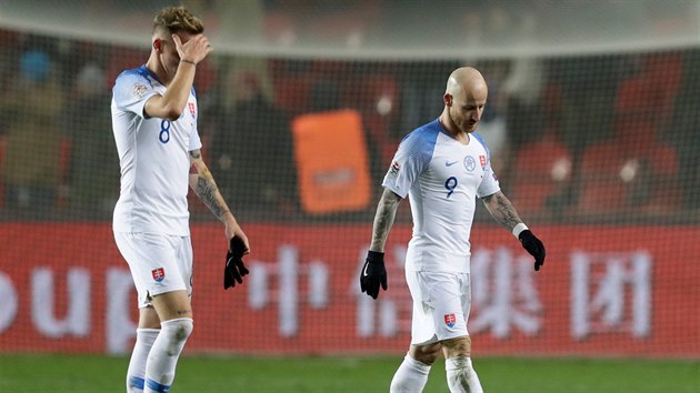 Zklaman slovent fotbalist Ondrej Duda a Miroslav Stoch po porce s eskem.