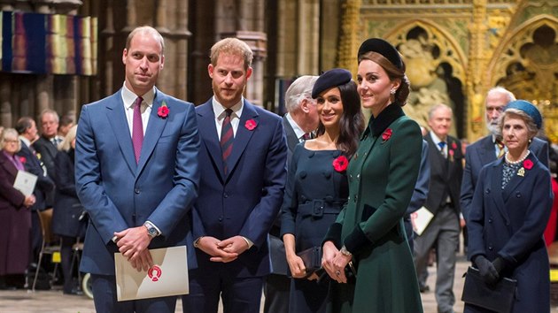 Princ William, princ Harry, vvodkyn Meghan a vvodkyn Kate ve Westminsterskm opatstv (Londn, 11. listopadu 2018)