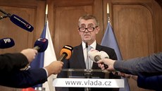 Premiér Andrej Babi hovoí na tiskové konferenci o kauze údajného únosu svého...