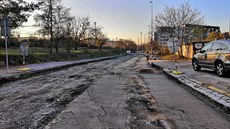 Legendární ulice U Se�adi�t� se prom��uje ve více etapách. V jedné �ásti práce...