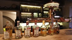 V rohovém domě na ulici Leopolda Pokorného v třebíčské židovské čtvrti, je nyní menší sklad a stáčírna speciálních malých sérií whisky. Výrobci si tu zřídili i malý značkový Trebitsch whisky bar.