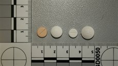 Tablety, které se pokusili propašovat do Valdic.