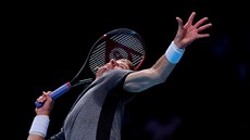 Jihoafrian Kevin Anderson v duelu s Rogerem Federerem ze výcarska.