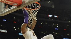 LeBron James se houpe na obrouce, práv rozhodl o výhe Lakers nad Atlantou.