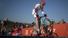 Belgický juniorský cyklokrosa Witse Meeussen na trati v Táboe.