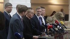 Vít Raku�an (STAN), Ivan Barto� (Piráti), Ji�í Pospí�il (TOP 09), Petr Fiala...