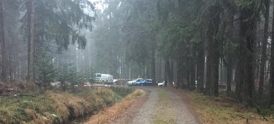 Tlo starího mue nali turisté v lese pár metr od Schwarzenberského kanálu...