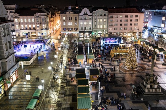 Vánoční trhy na centrálním Masarykově náměstí v Ostravě.