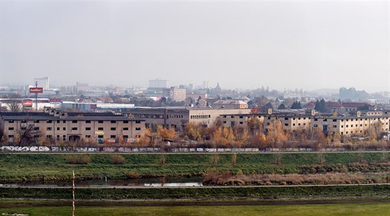 Pohled na bývalé vojenské sklady u Velkomoravské ulice v Olomouci, které jsou...