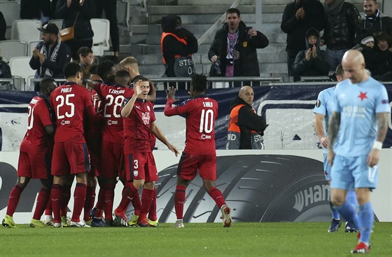 RADOST BORDEAUX, ZMAR SLAVIE. Francouzské mustvo slaví úvodní branku v utkání...