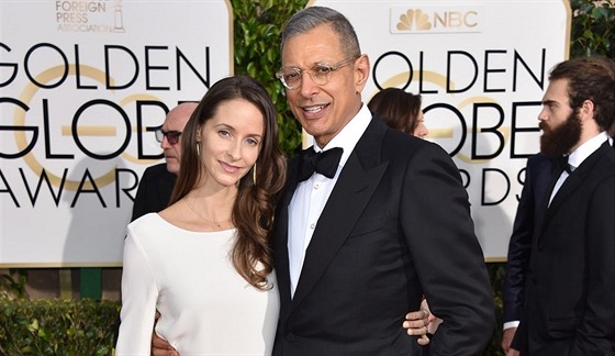 Emilie Livingstonová a Jeff Goldblum (Beverly Hills, 11. ledna 2015)