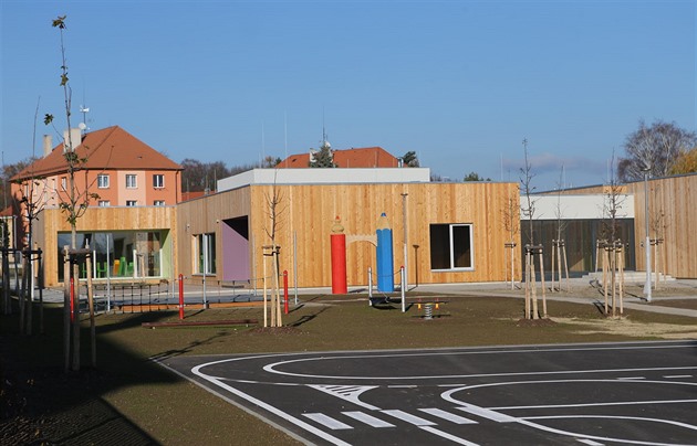 Kdo postaví školku? Radnice přesouvají budování vybavenosti na developery