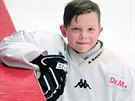 Desetilet hokejista Jan Terla z Karlovch Var dostal cenu Oldicha Machae za...
